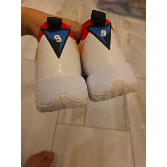 Nike Jordan Zoom ‘92 Women's Size 9 White Black Siren Red Yellow CK9184-102 - Picture 12 of 16